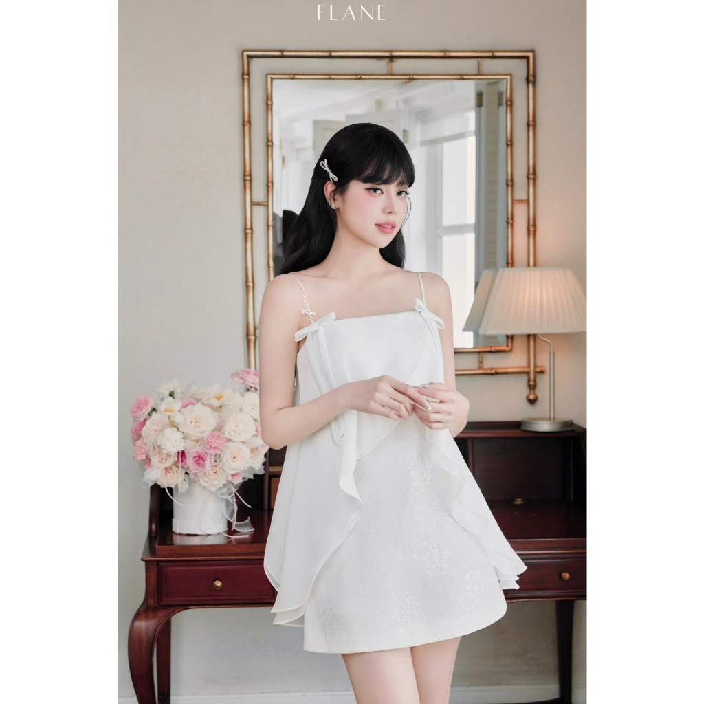 Váy ren hoa trắng dáng suông phối tơ, nơ ngực tag Flane - Thiết kế Flane