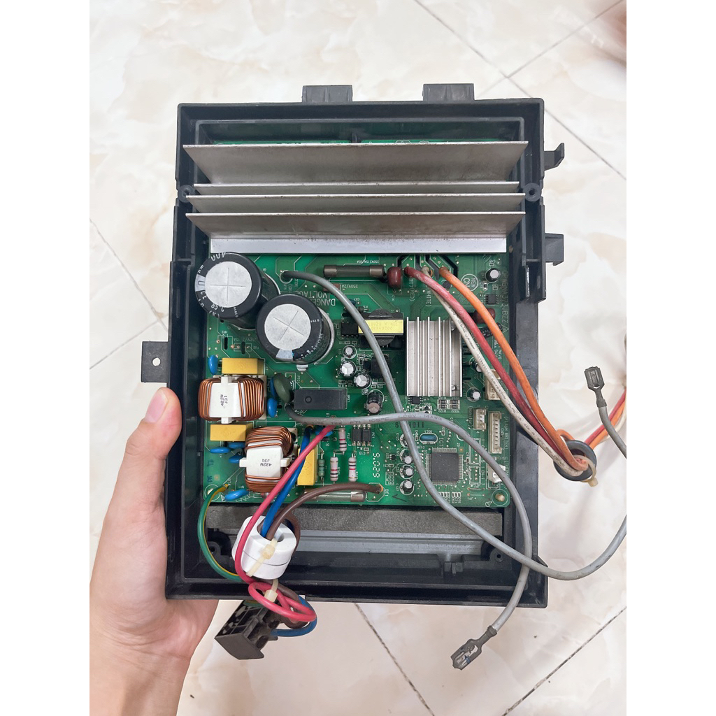 Bo mạch giàn nóng sharp invecter gas 32