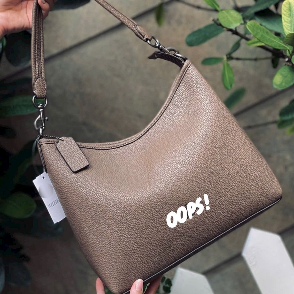 Laurel Shoulder Bag Form chuẩn – Thiết kế tinh tế