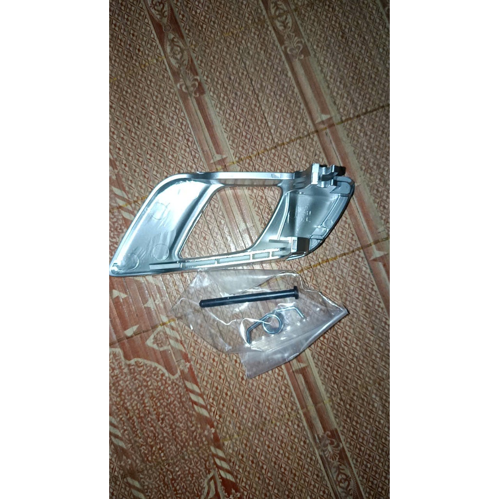 Tay mở cửa trong sơn bạc Ford Ranger (2012-2022), Everest (2012-2022), Mazda BT-50 (2012-2022)