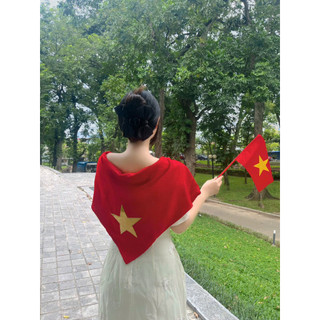 Khăn choàng cờ đỏ sao vàng - Niềm tin yêu tổ quốc