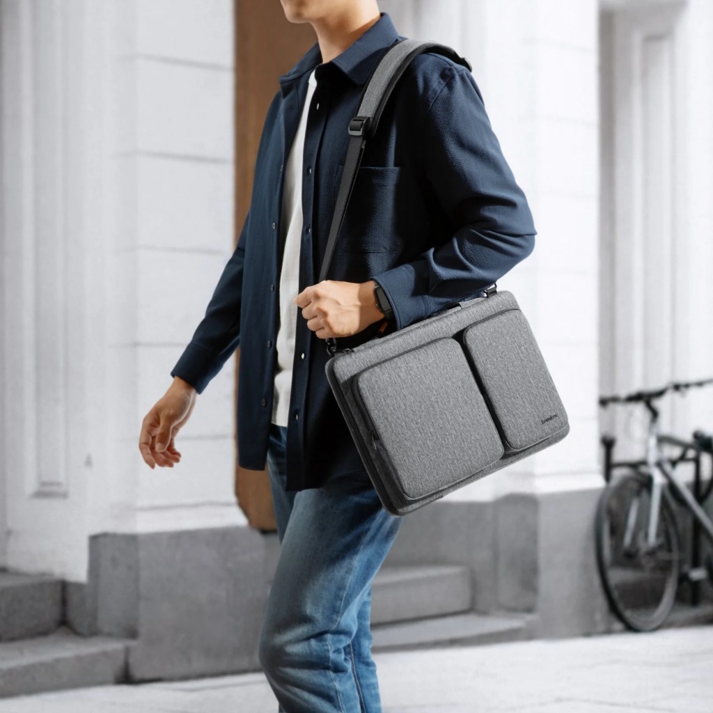 Túi đeo chéo chống sốc cho Macbook/Laptop Tomtoc Shoulder Bag 13/13,6/14/15/16 inch chính hãng - A42 | BigBuy360 - bigbuy360.vn