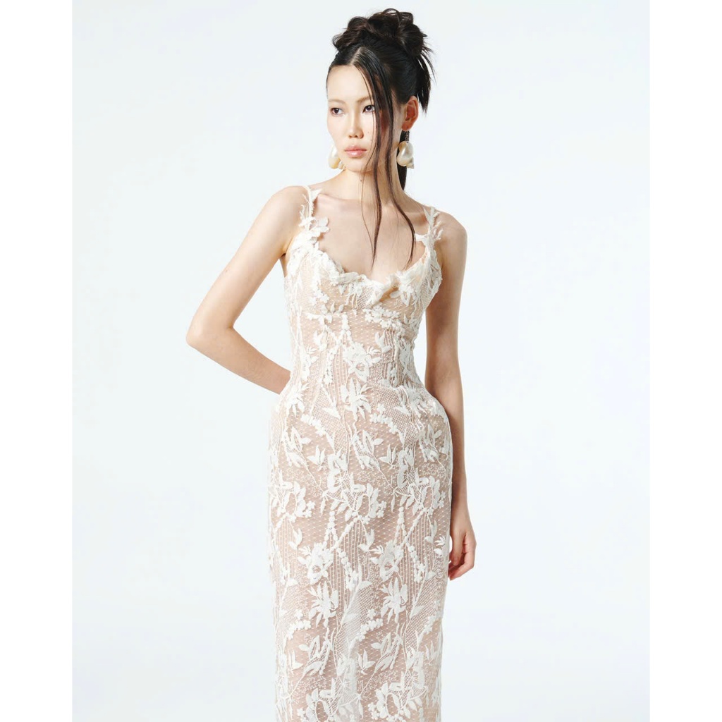ONONMADE Váy Đầm Form Dài Ren Mềm Hoa Nổi Moina Dress