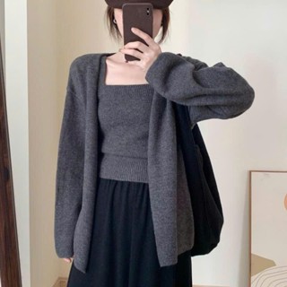    HÀNG SẴN  Set đồ mùa đông nữ – Áo khoác len + Áo 2 dây chuẩn hàng quảng châu 