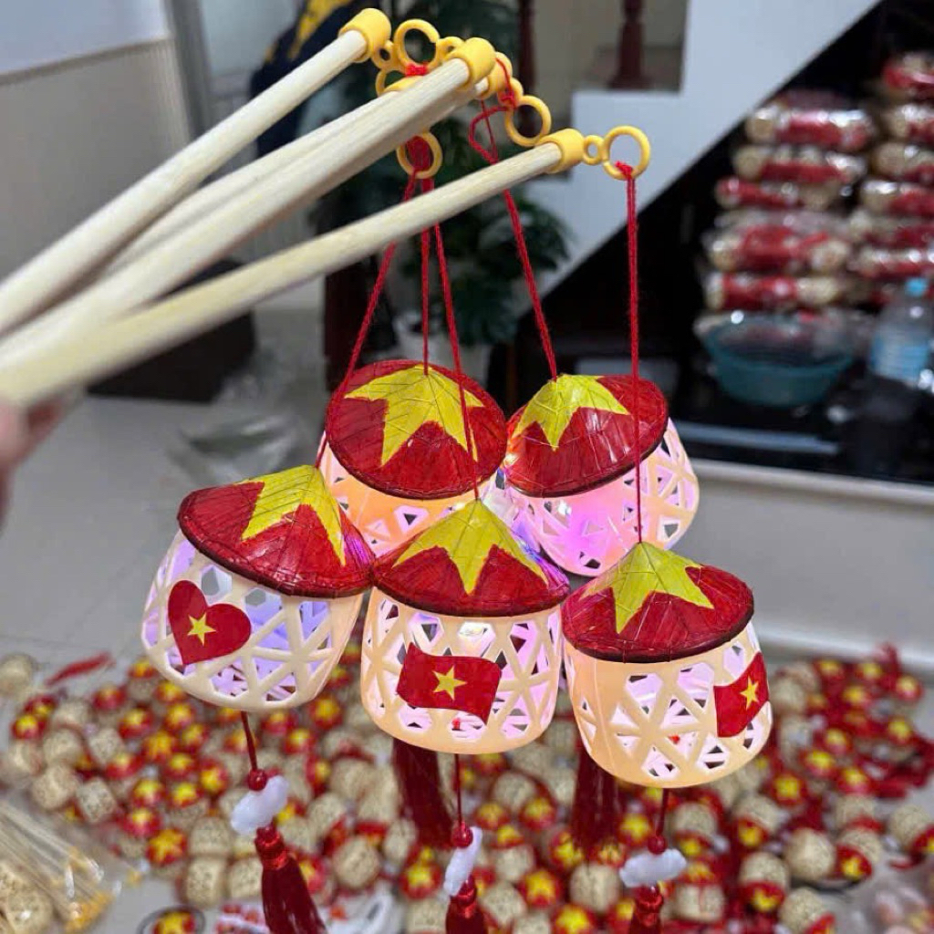 [CÓ SỈ] COMBO 10 Cái Đèn Lông Yêu Nước - Đèn Lồng Thỏ - Đèn Lồng Nhân Vật - Đèn Lồng Trung Thu Giỏ Đèn Cho Bé