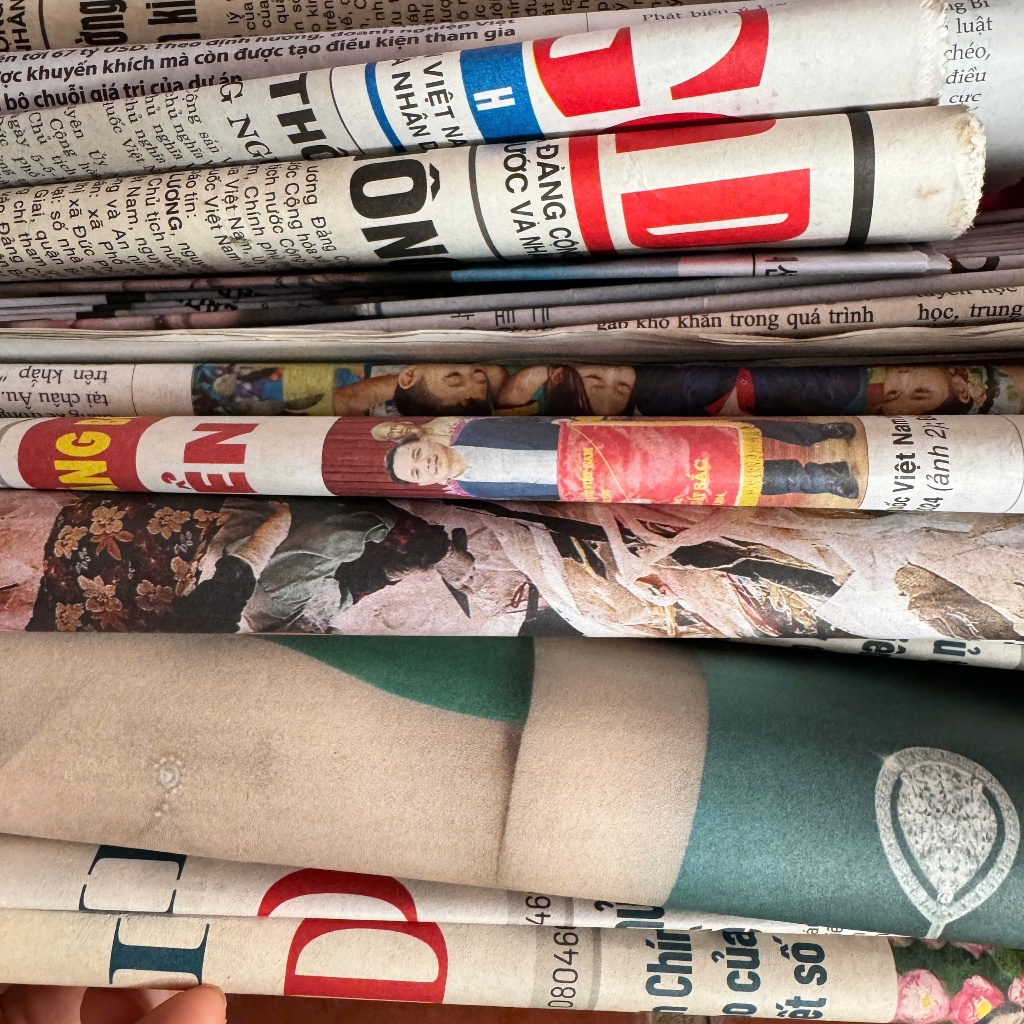 2KG giấy báo cũ giá rẻ ,còn mới đóng gói,gói quà ,dán tường , sạch sẽ bảo vệ môi trường