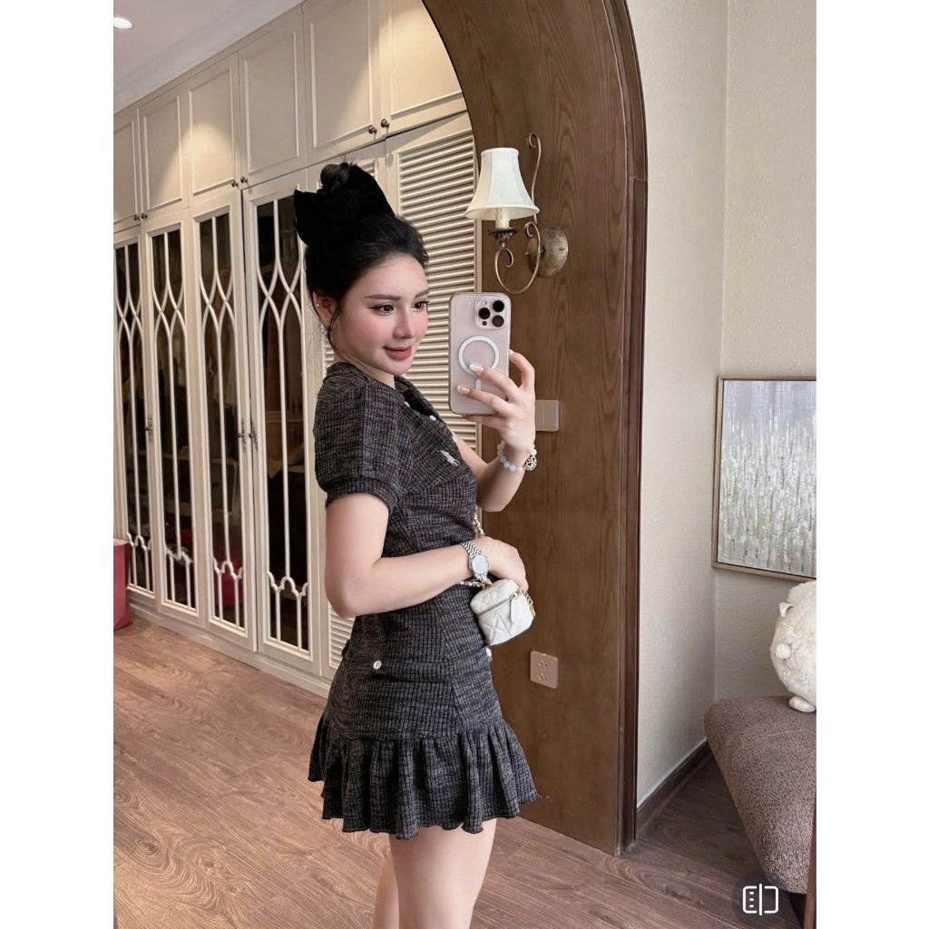 [Váy Ngắn Dáng Xòe Nữ Tính] Đầm Thun Nữ Kẻ Xám Form Ôm Tôn Dáng – Cổ Tròn, Tay Ngắn, Bo Eo, Viền Xòe, Chất Co Giãn | BigBuy360 - bigbuy360.vn