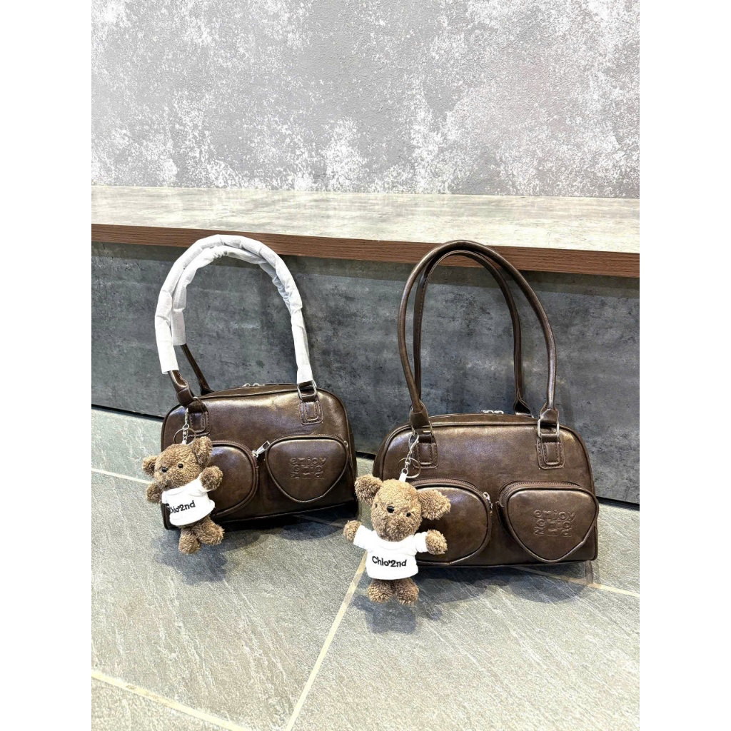 Túi xách đeo vai túi tim màu nâu kèm charm gấu - DK077 | BigBuy360 - bigbuy360.vn