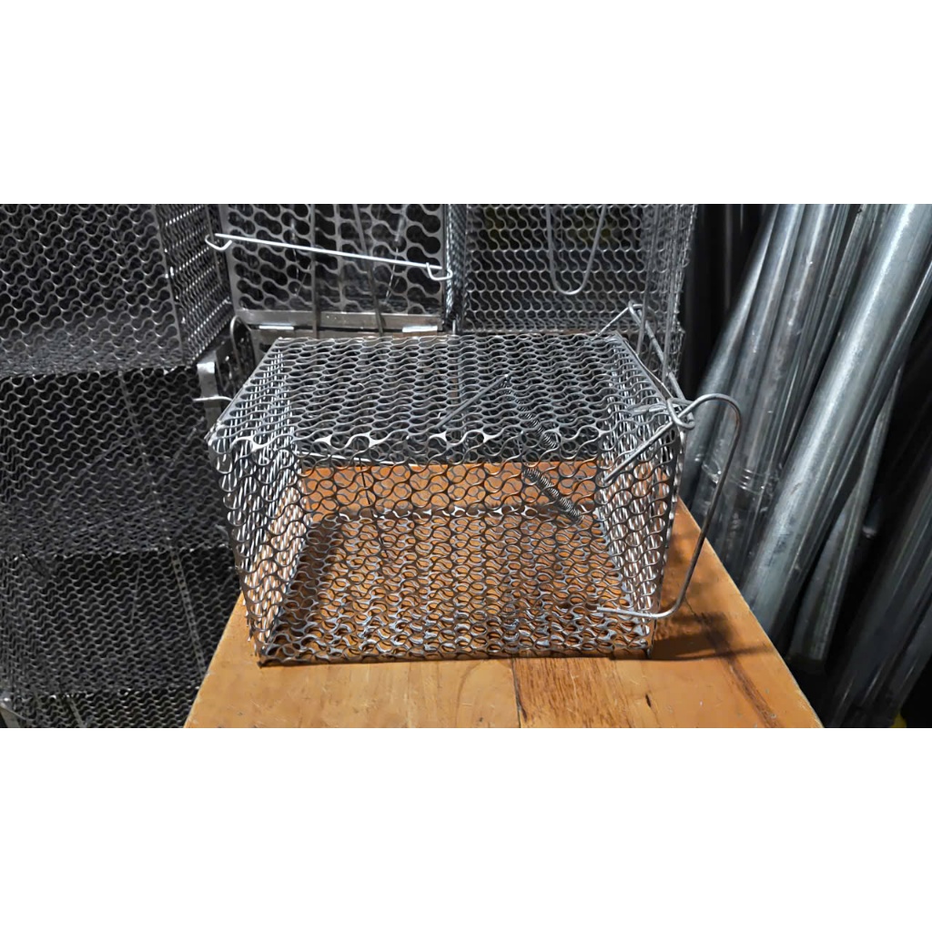 Bẫy Chuột Thông Minh Lồng Sắt Dài 22 có khóa chặn