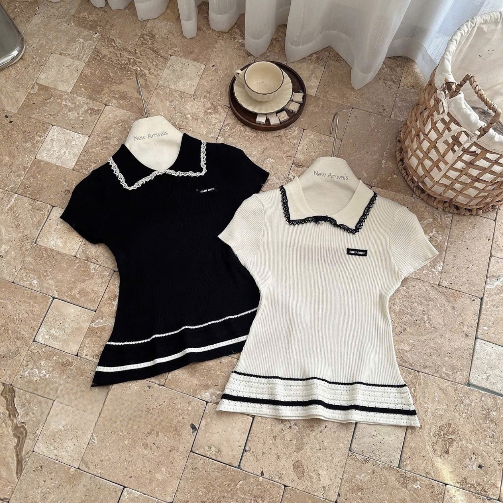 Áo len nữ tay ngắn cổ bẻ viền ren màu sọc ngang vạt áo thêu chữ m m hàng Quảng Châu form ôm body mùa