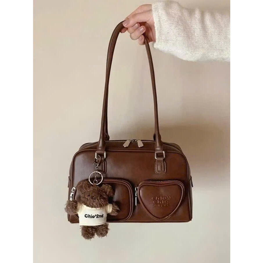 Túi xách đeo vai túi tim màu nâu kèm charm gấu - DK077 | BigBuy360 - bigbuy360.vn