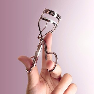 Kẹp bấm mi trang điểm chuyên nghiệp RT Real Techniques Miracle Eyelash Curler (Purple)