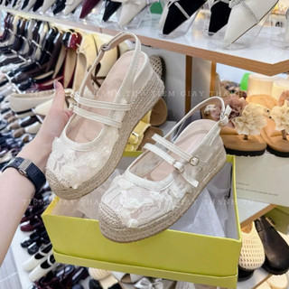  2507 Sandal nữ đế xuồng đế cói phối ren hoa hộp vàng hàng QCCC 