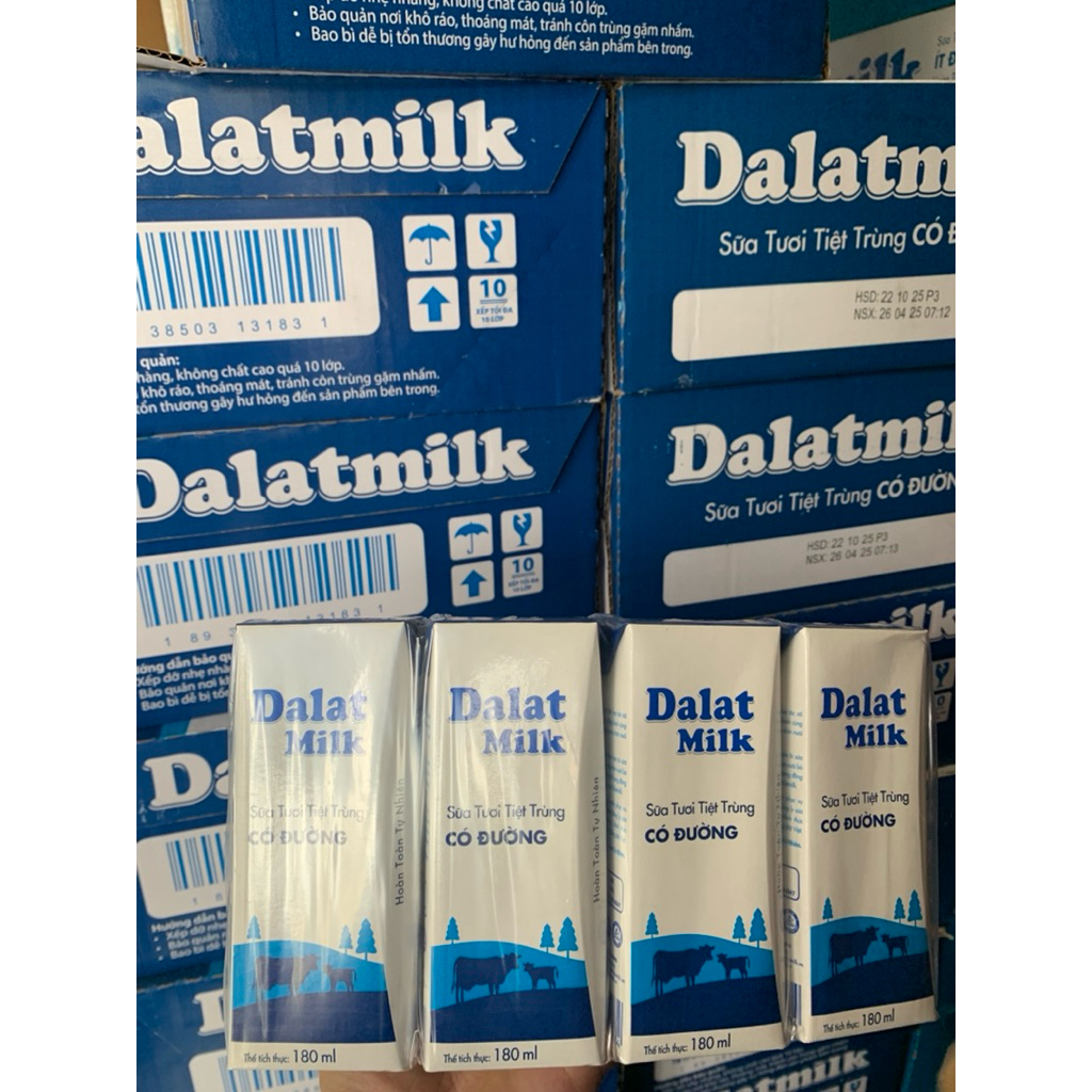 Sữa tươi Dalat-milk có đường 180ml.Thùng 48 hộp 180ml(date8-2026)