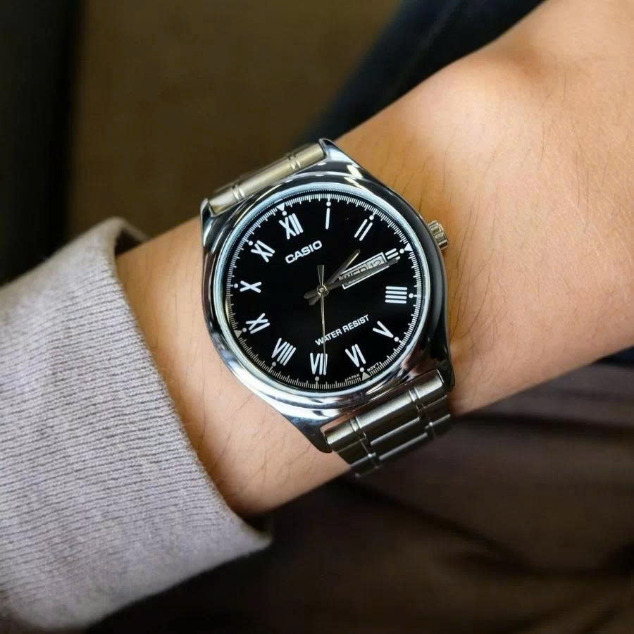 Đồng Hồ Đôi Casio Tay Nhỏ V006D Máy Pin Quartz Dây Kim Loại Mặt Đen Kính Khoáng Size 38mm và 25mm Chính Hãng | BigBuy360 - bigbuy360.vn