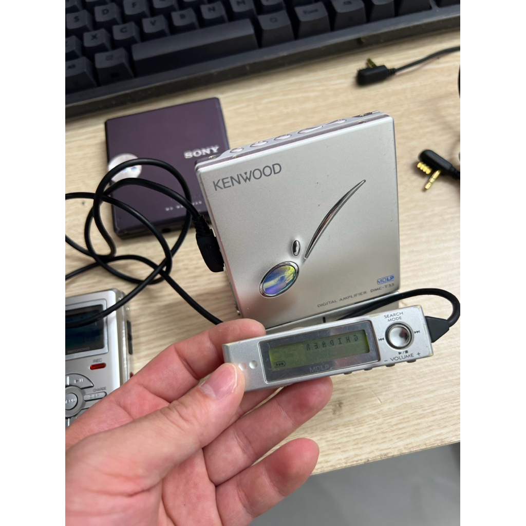 Máy nghe nhạc MD kenwood bạc