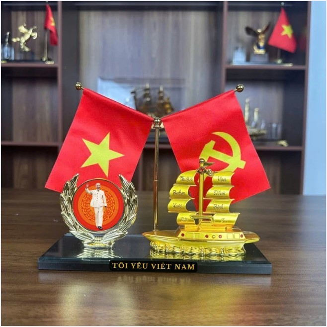 Gợi ý những mẫu cờ trang trí ô tô đẹp và ý nghĩa nhất