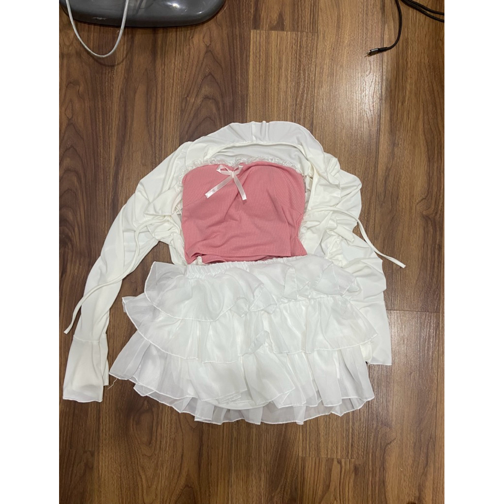 pass váy (mori outerwear, váy, hoodie, coquette)