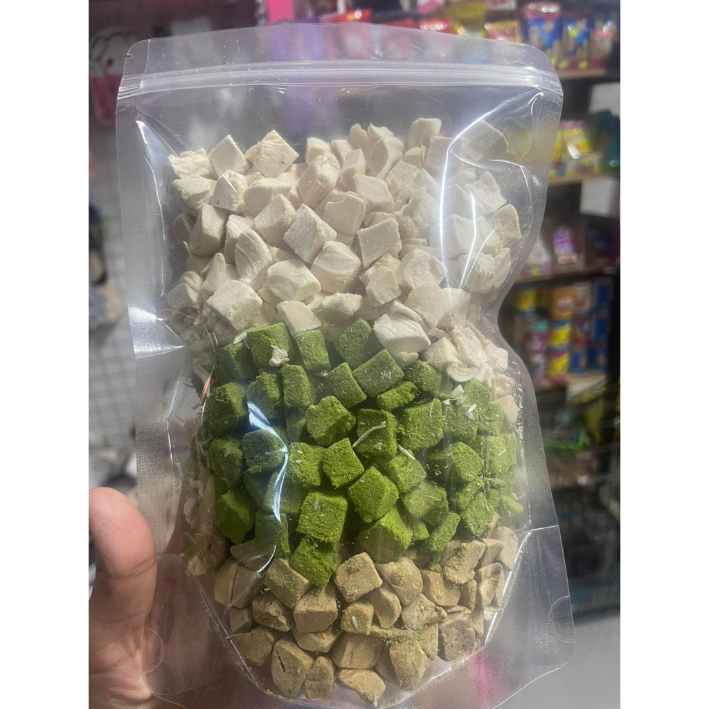200gr mix ( gà sấy viên, cỏ mix gà, gan sấy)