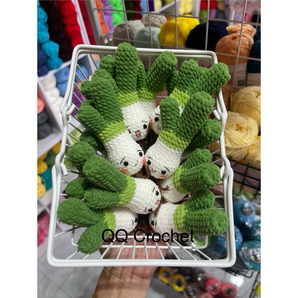 Móc khoá hành lá bằng len