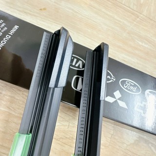 Gạt mưa oto Silicon chân móc phổ thông