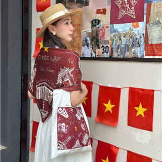 GERME Khăn lụa Bandana đỏ đô họa tiết công trình biểu tượng thủ đô, Khăn choàng mùa thu Satin 70x70cm một vòng Việt Nam