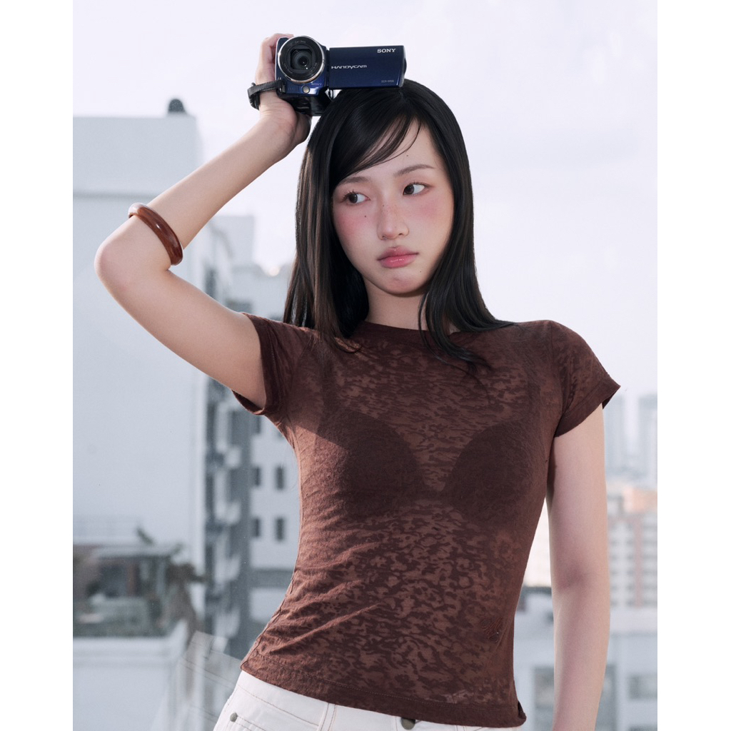 MOODSWINGS - Áo thun ôm BROWNIE FLORAL PATTERN TOP