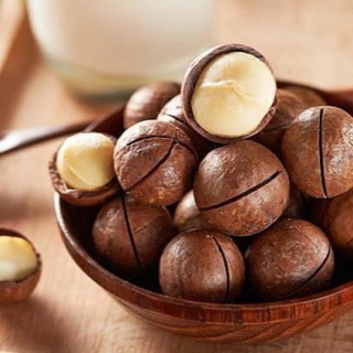 1KG Hạt Macca Tây Nguyên Đăk Lăk Nứt Vỏ Nông Sản Sạch Tây Nguyên Size Trung Ngon Béo Bùi Nuts Ăn Vặt Food Snack Thức Ăn