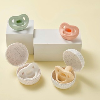 Núm Ti Giả Moyuum 100% Silicon Nguyên Khối Cải Tiến Cho Bé 1-3m Và 3-6m Kèm Hộp Đựng Chính Hãng Suhiicare