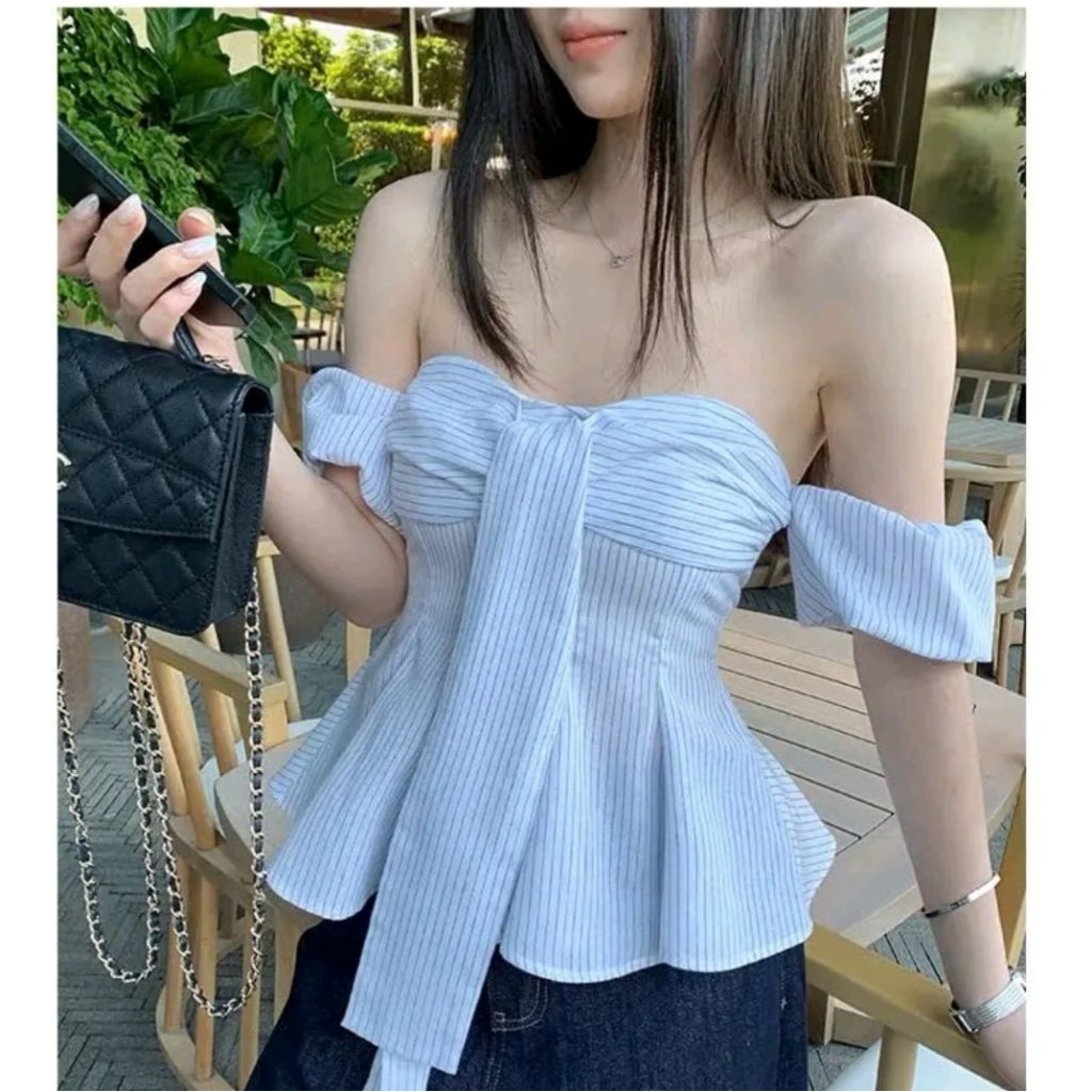   tay áo ko có nút gài Áo kẻ thắt dây ngực chít eo tay bo bí phồng. 