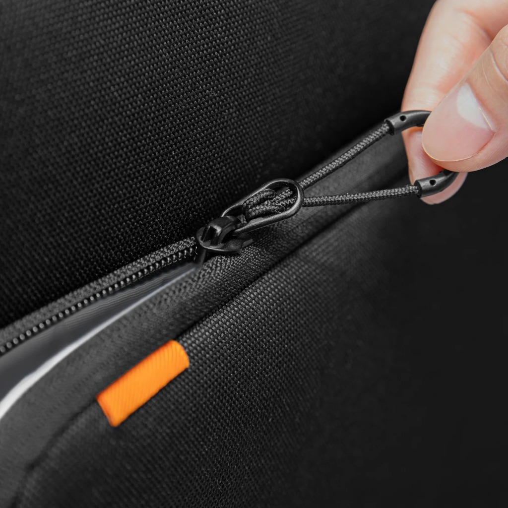 Túi đeo chéo chống sốc cho iPad/Tablet Tomtoc Shoulder Bag 360° size 11/12.9" chính hãng (B03) | BigBuy360 - bigbuy360.vn