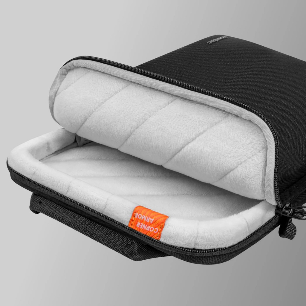 Túi đeo chéo chống sốc cho iPad/Tablet Tomtoc Shoulder Bag 360° size 11/12.9" chính hãng (B03) | BigBuy360 - bigbuy360.vn