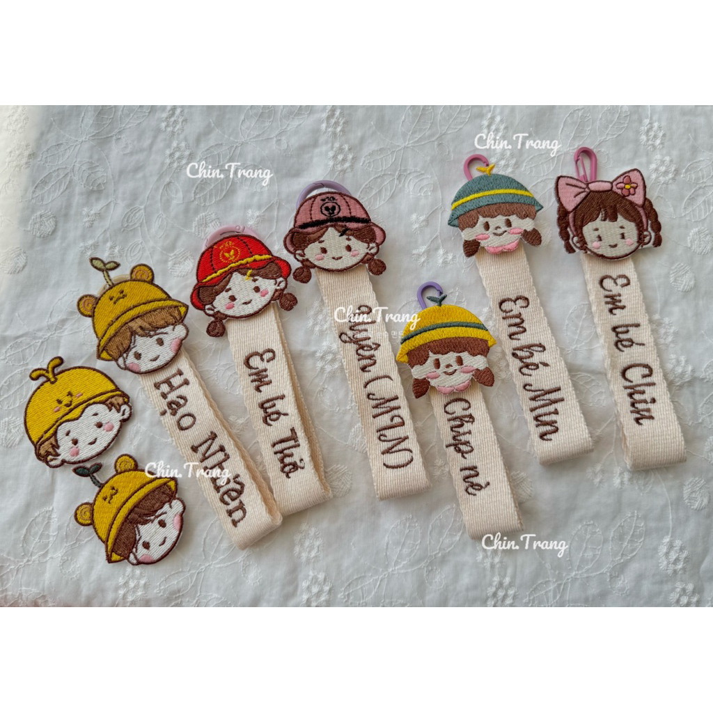 Nametag treo cặp thêu tên cho bé by Chin.Trang