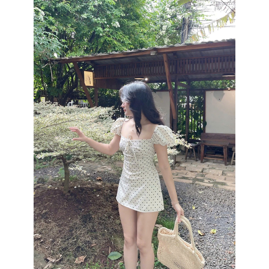 ÁO CỔ VUÔNG CHÂM BI KEM, SIZE SML , hàng sẵn , 2 lớp , không có mút | BigBuy360 - bigbuy360.vn