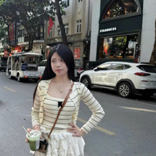 Set Áo Hai Dây & Cardigan Kẻ Sọc Nữ – Chất Len Mềm Mịn, Co Giãn, Phong Cách Hàn Quốc