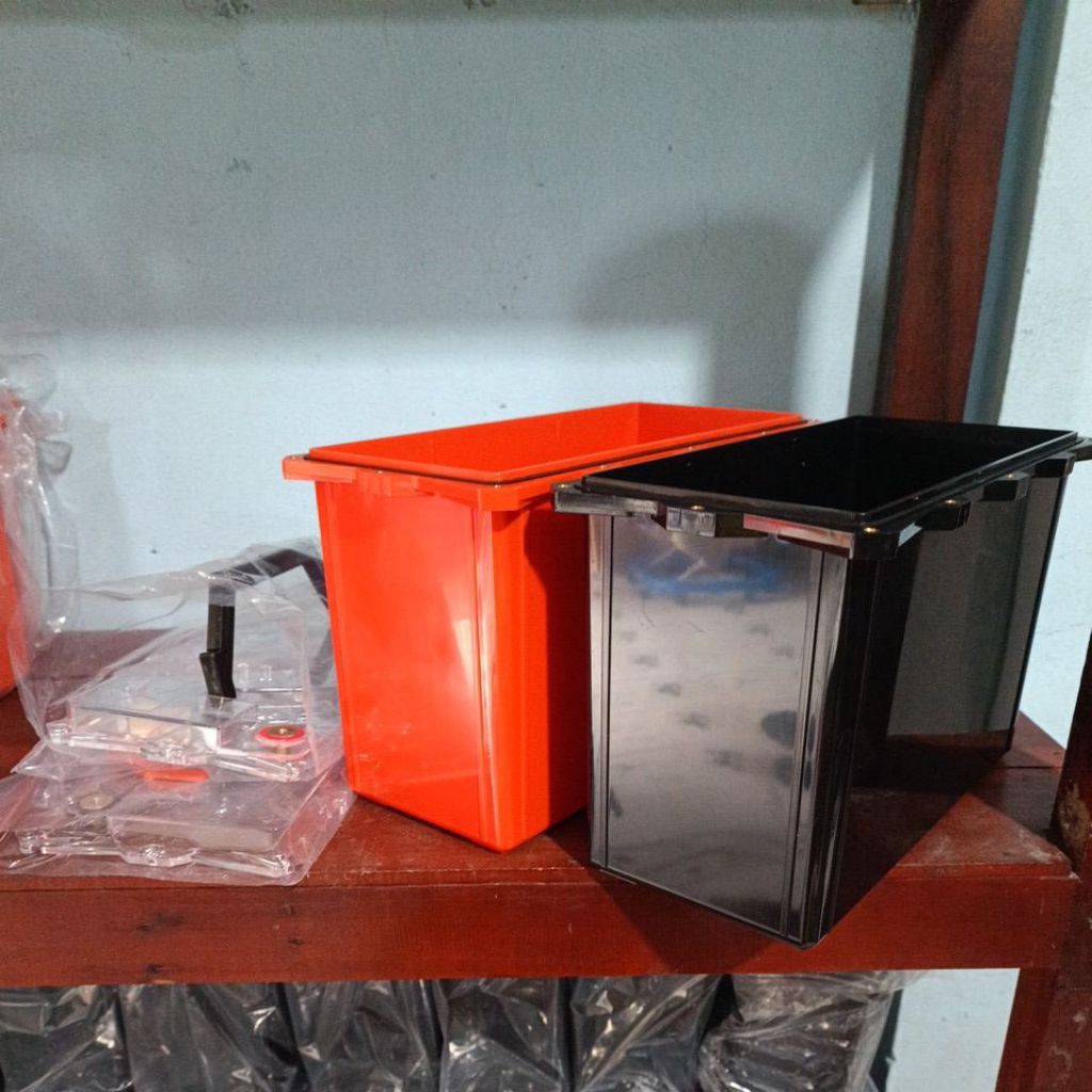 Hộp Đựng Pin 60Ah/75Ah chống nước tuyệt đối, chống cháy cọc đồng, Đầy đủ phụ kiện