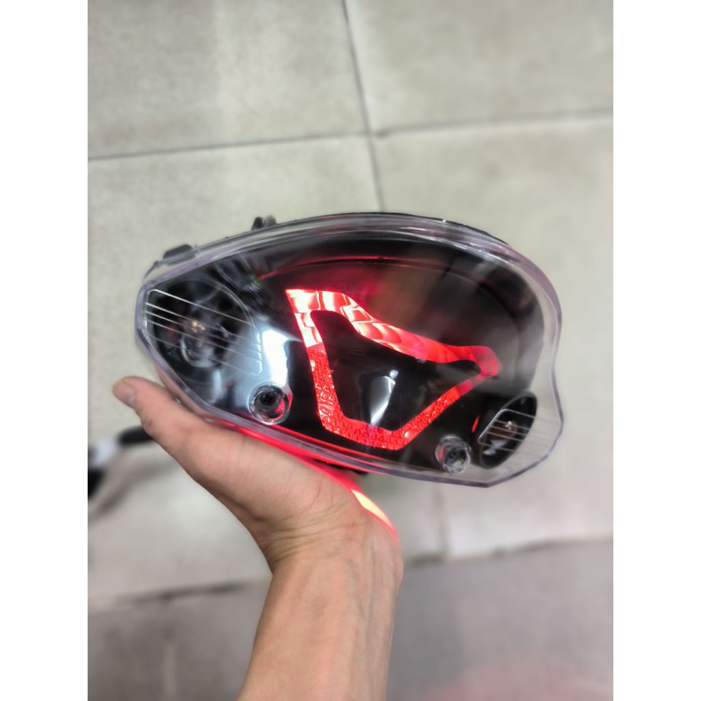 Đèn Hậu Sirius kiểu TST nháy Audi F1