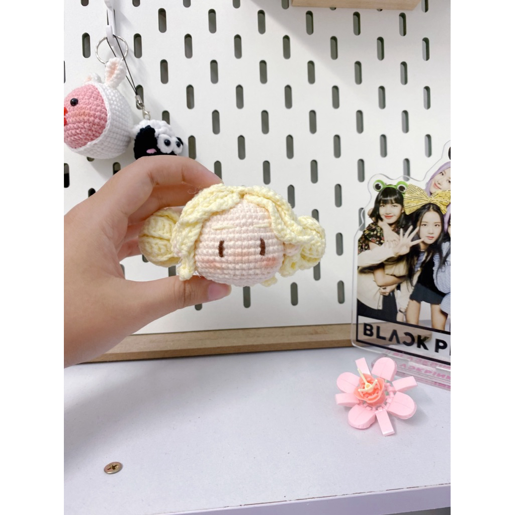 Doll chibi móc len mini – Rose 🌹 Blackpink