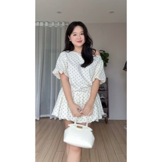 Set áo lệch vai tay bồng kèm chân váy chấm bi ngắn chất cotton mềm mát, nữ tính, sang trọng - S20