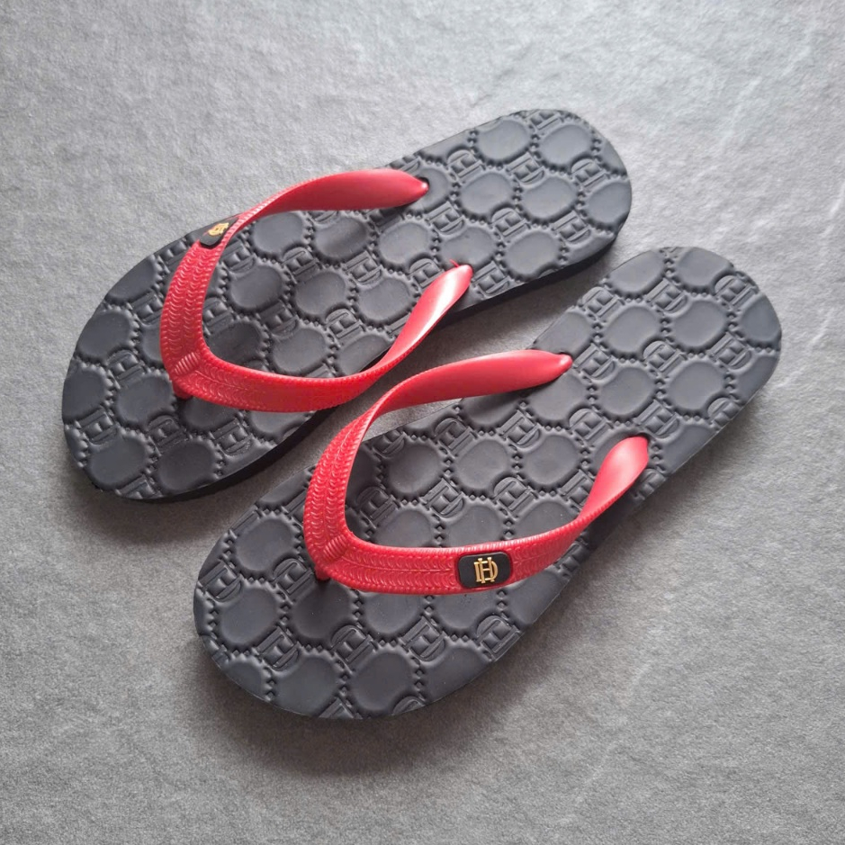 dép xỏ ngón hoa văn, size 35 đến 39, chất liệu quai, đế cao su dẻo, mềm, mang êm, chân, siêu, bền ti