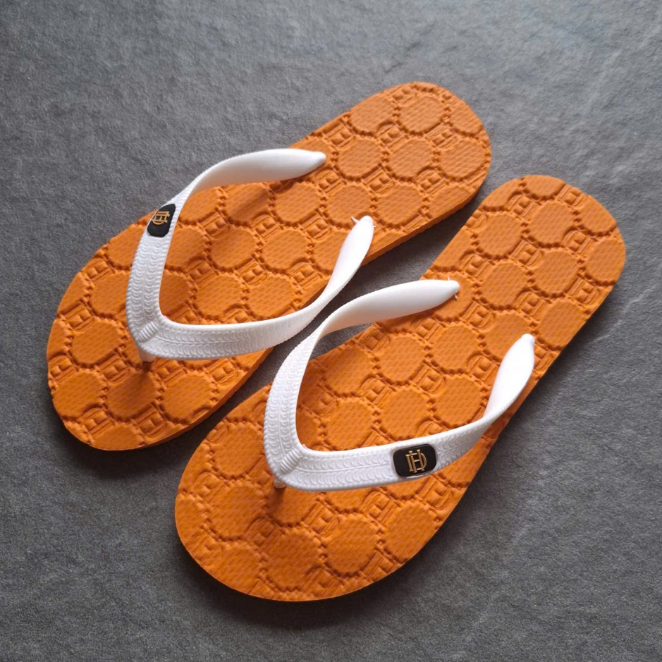 dép xỏ ngón hoa văn, size 35 đến 39, chất liệu quai, đế cao su dẻo, mềm, mang êm, chân, siêu, bền ti