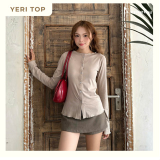   MỞ BÁN  AH16 YERI TOP Wepretty Clothes Áo Thun Cài Nút Kiểu Nữ Ôm Body Chất Liệu Thun Nhũ Thoáng Mát Phong Cách Mùa Hè 