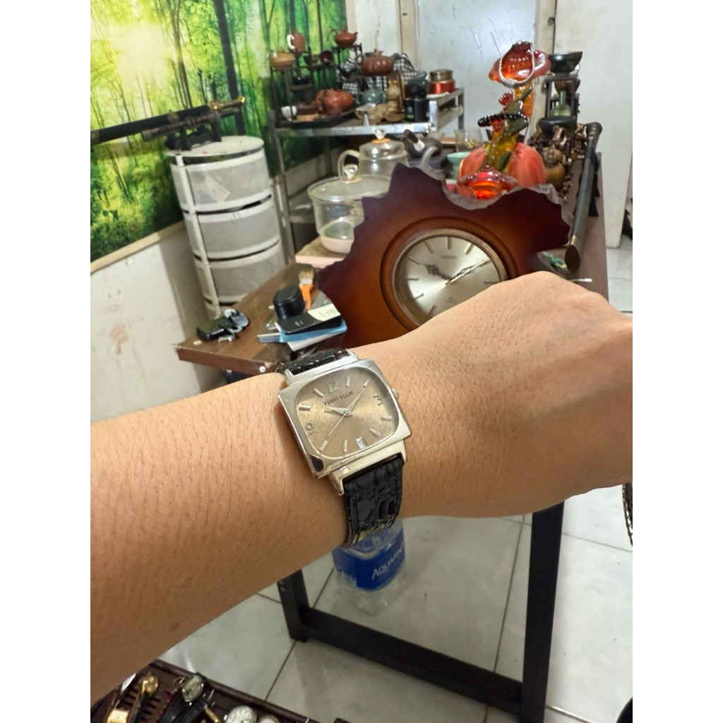 đồng hồ nhật perry ellis sản xuất tại Nhật Bản