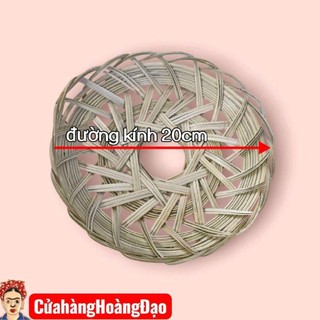 rế tre Đan lót nồi nêu