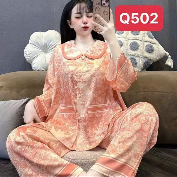 Đồ Ngủ Cổ Sen Q5 Kim Thanh - Pijama Lụa Latin Tay Dài Mát Mịn Hình In Sắc Nét Size 40-75kg | BigBuy360 - bigbuy360.vn
