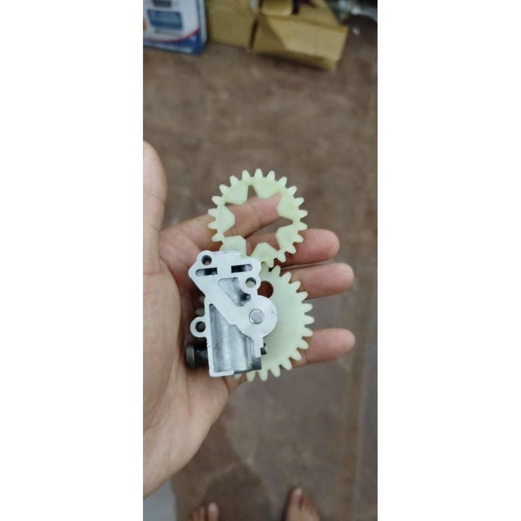 Heo Bơm Nhớt Máy Cưa Xích Stihl 381