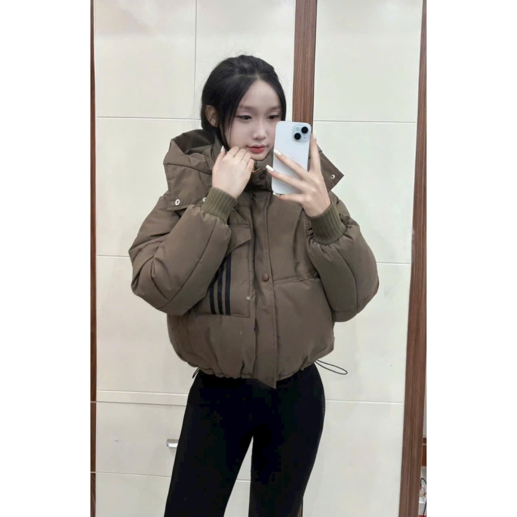 Áo Phao Nữ Dáng Ngắn Có Mũ Túi Ngực Trước Kẻ Sọc Tay Bo Chun Áo Khoác Phao Nữ Có Dây Rút Dưới Áo Phao Béo Mùa Đông | BigBuy360 - bigbuy360.vn