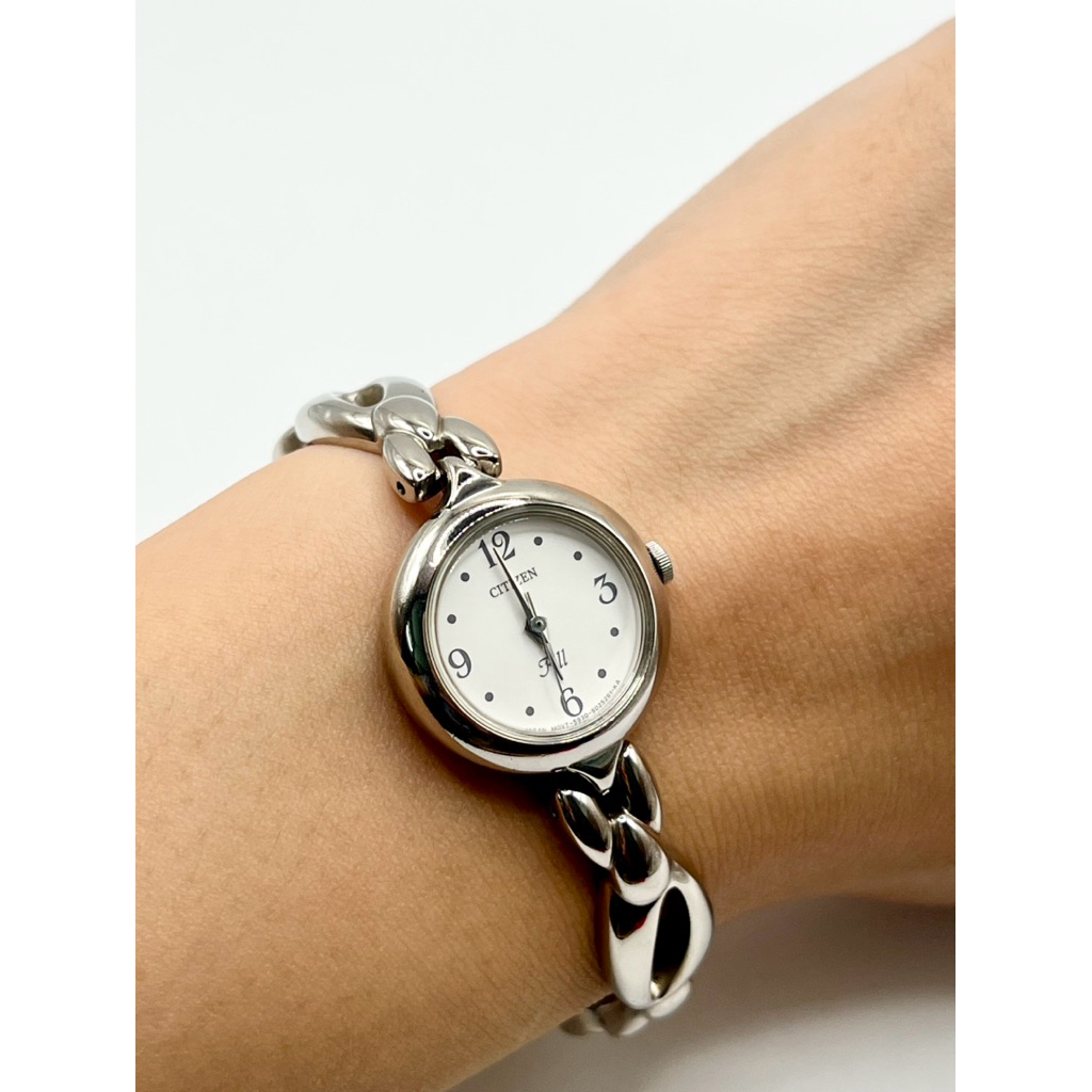 [AUTH LIKE NEW - ĐỌC MÔ TẢ] Đồng hồ nữ Citizen dáng lắc like new, thanh lý đồng hồ hiệu nữ