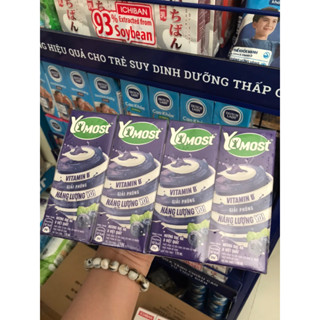 Lốc 4 hộp sữa chua uống Yomost 170ml - date mới
