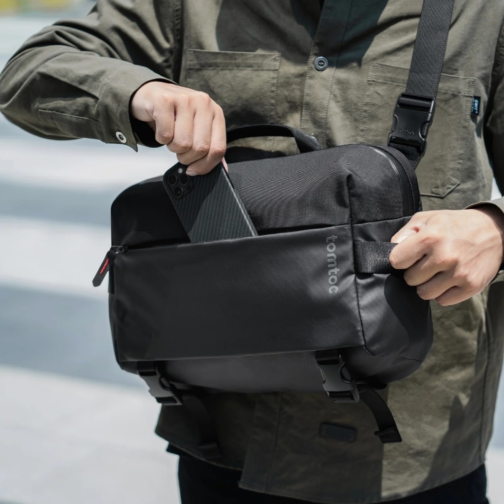 Túi đeo chéo Tomtoc Lightweight Sling Bag 13 inch/14 inch T21 chính hãng, nhiều ngăn, kháng nước | BigBuy360 - bigbuy360.vn